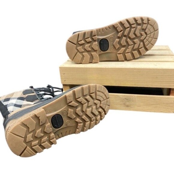 Burberry Nova Check Weather Resistant Lug Sole Tie Snow Boots Size US 6 - Picture 2 of 16